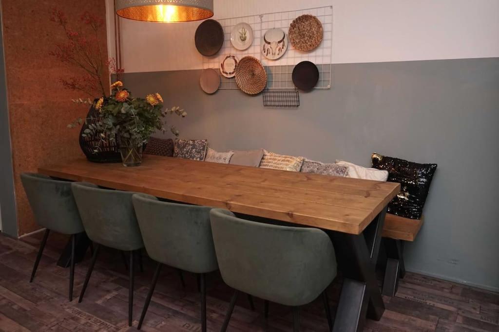 Ruim Appartement In Utrecht. ภายนอก รูปภาพ